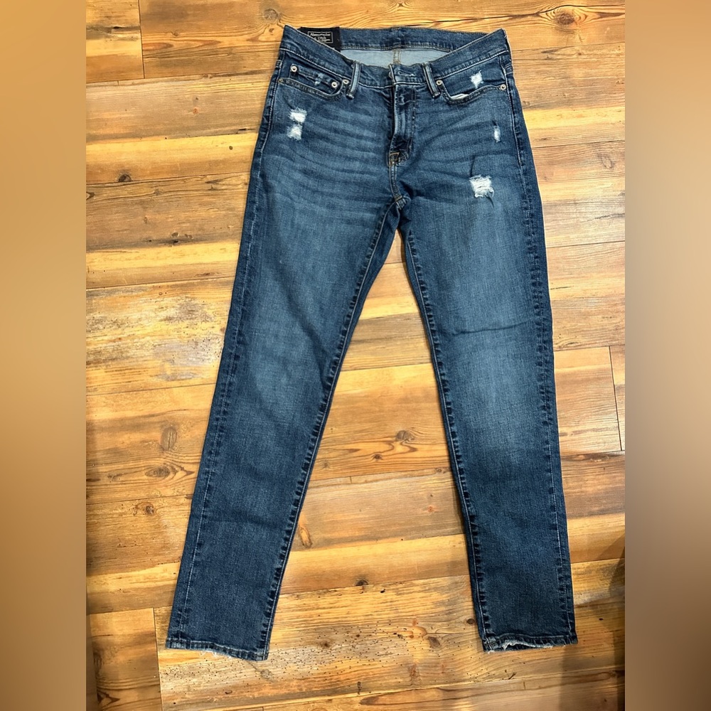 Men’s Abercrombie & Fitch 30x32 stretch jean with distressing.